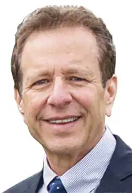 Elliot-Savitzky.jpg